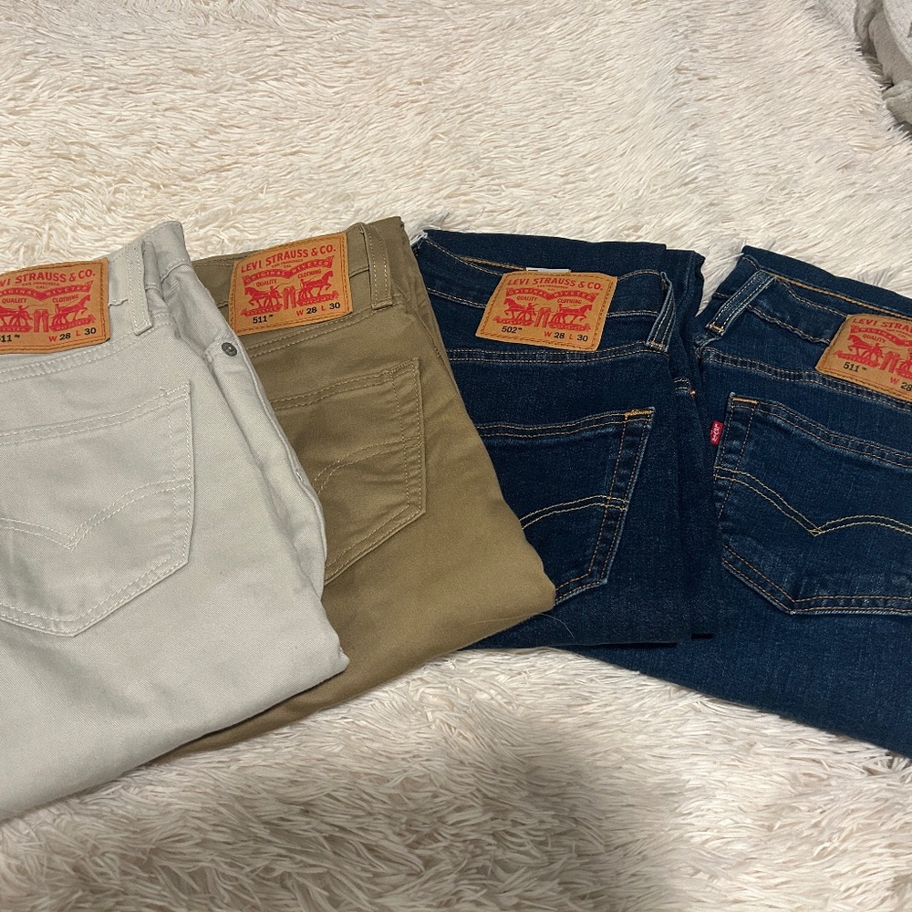 Levi’s pants 4 pairs